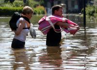 Châu Âu lụt nặng nhất 70 năm, đê vỡ ở Đức